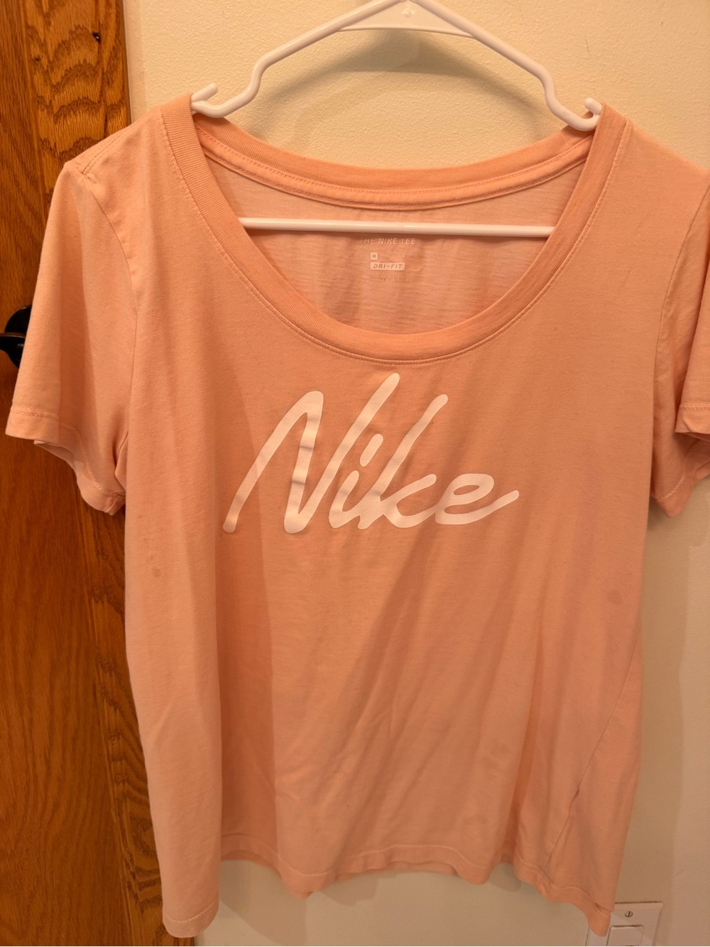 Nike Women’s Pink Script Logo Scoop Neck Tee Shirt on EUC